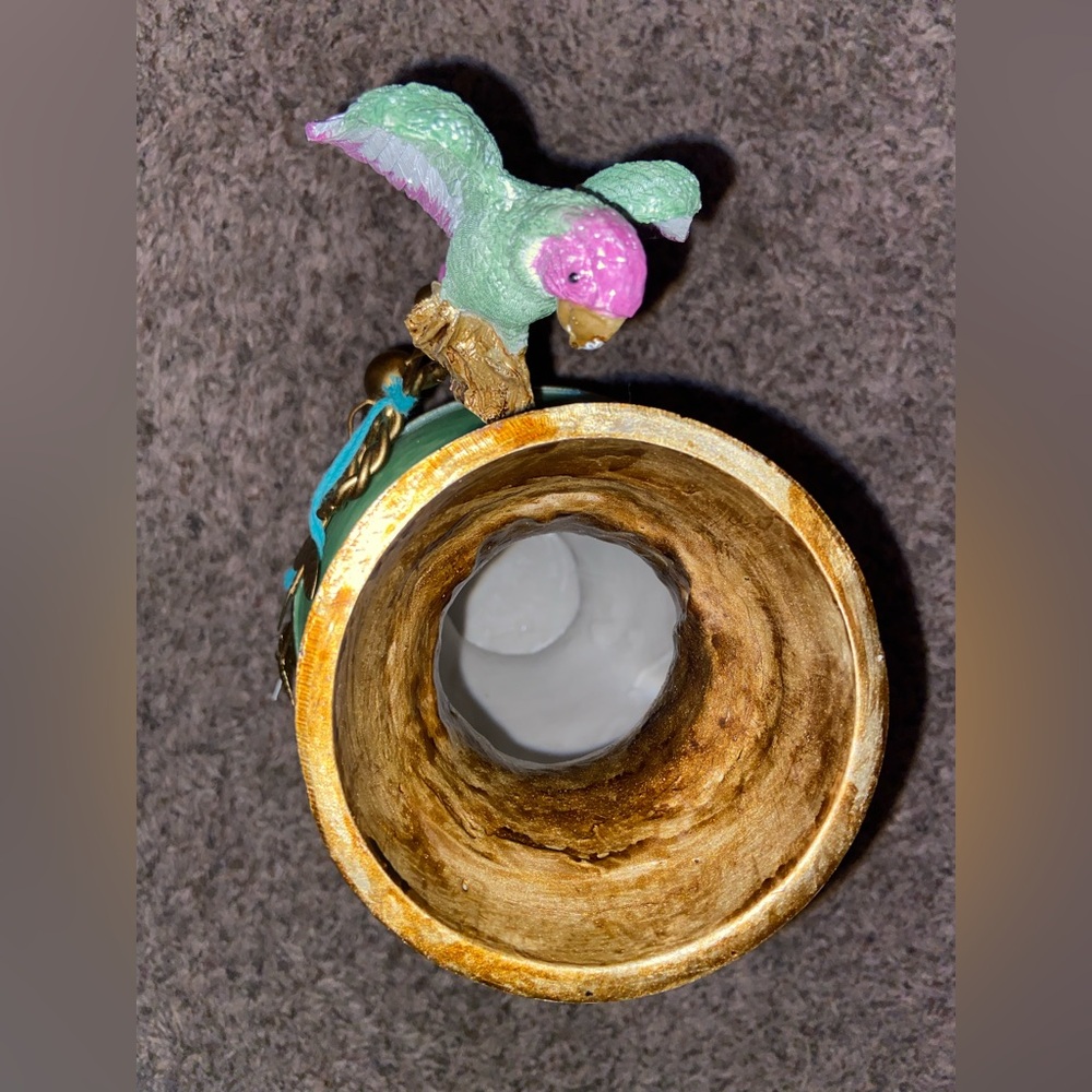NWT Retro Vase Featuring Parrot 🦜Embellishment By- WorldTravelerPacific Paradise - Picture 4 of 16